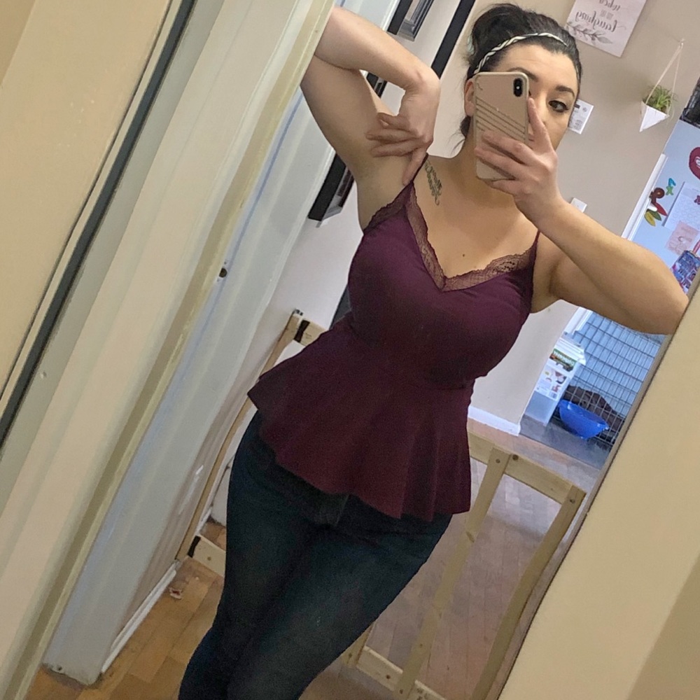 Burgundy fitted tank top